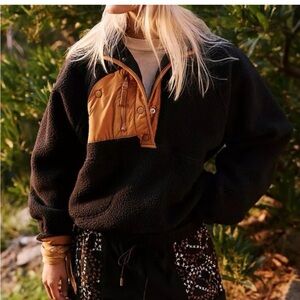 SOLD DO NOT BUY Free People movement black hit the slopes pull over fleece small